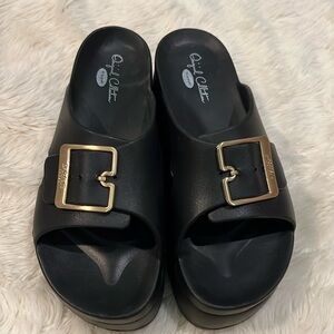 Dr. Scholl’s Original Collection platform slides